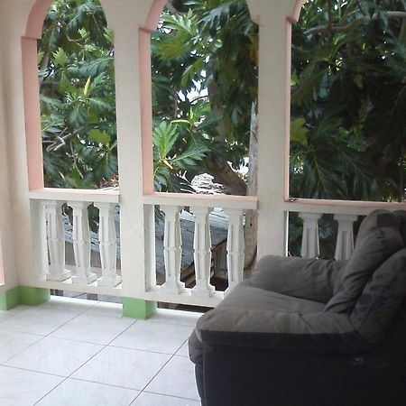 G&R Guesthouse ฟาลมัธ ภายนอก รูปภาพ