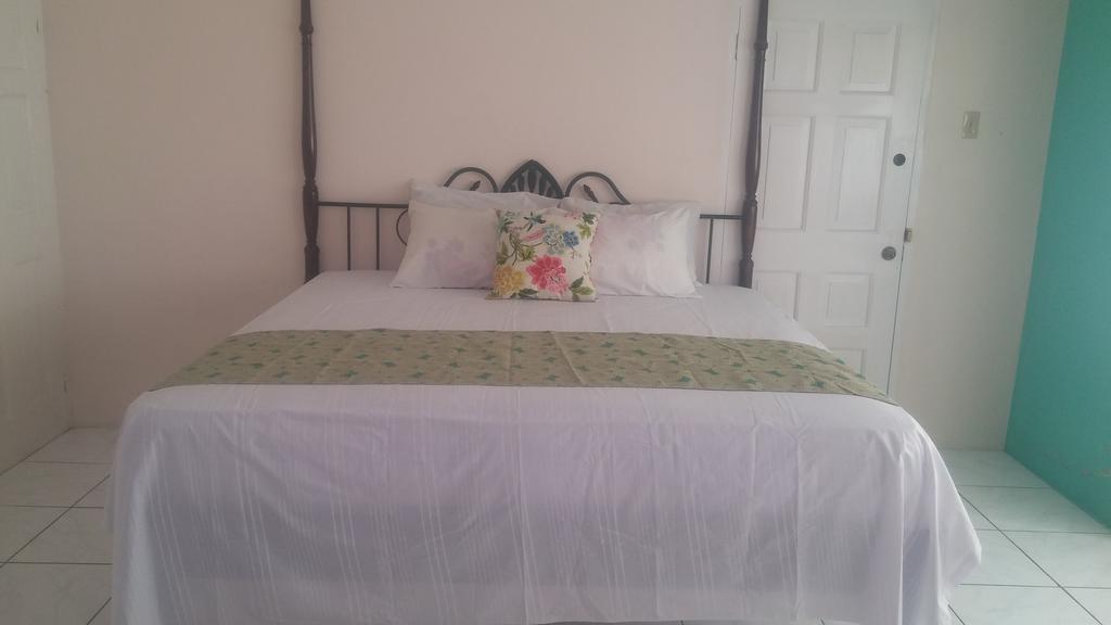 G&R Guesthouse ฟาลมัธ ภายนอก รูปภาพ